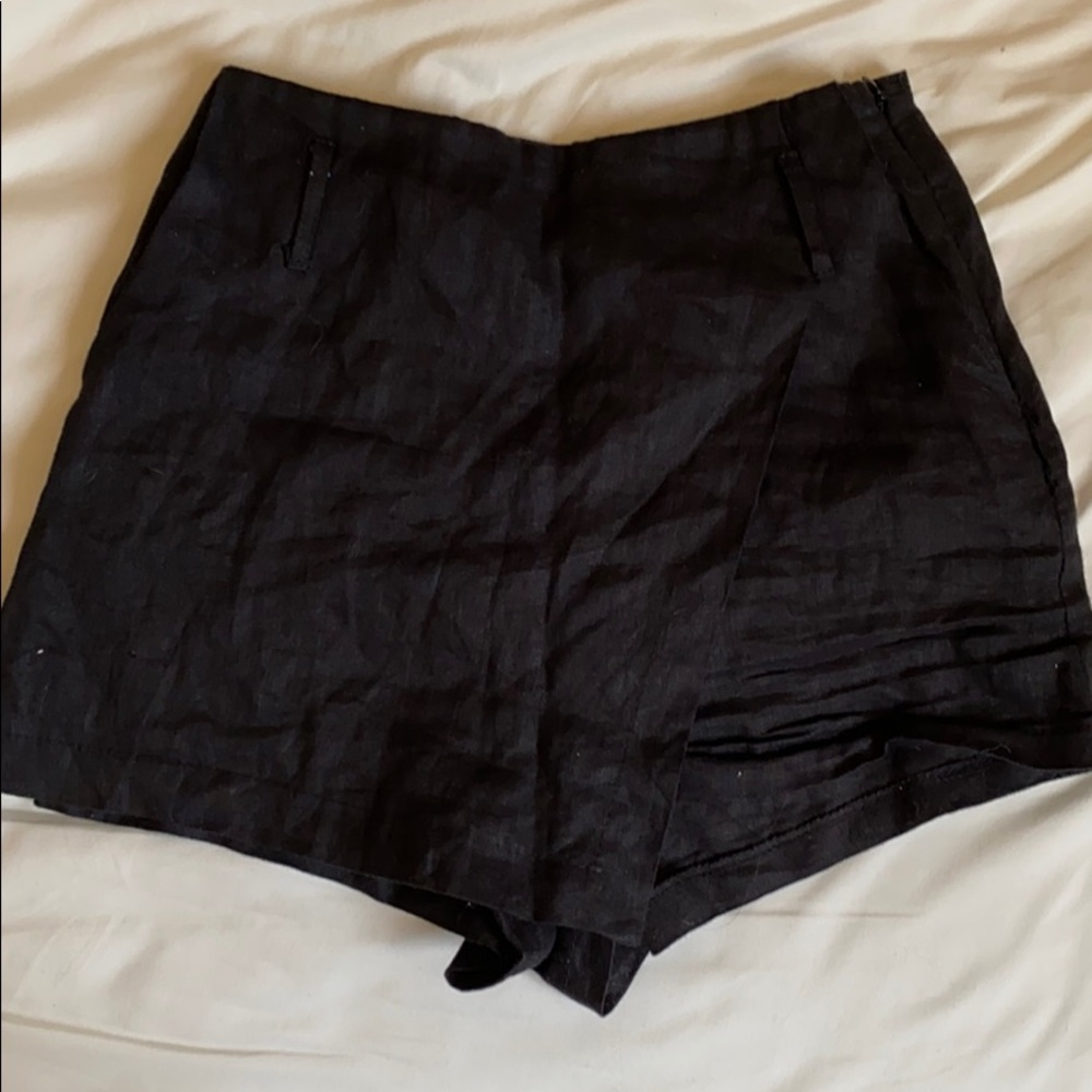 Seek (LF) black linen skort